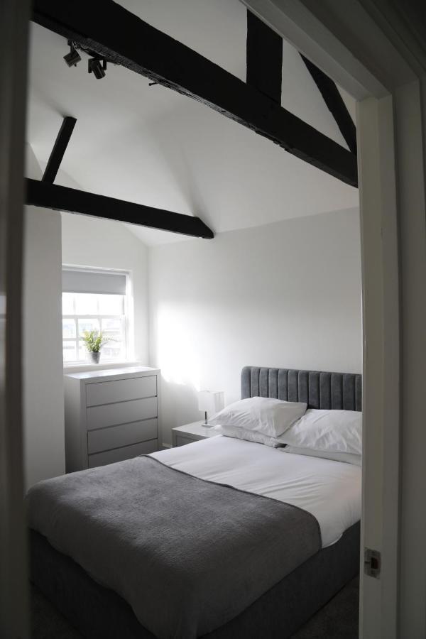 Letting Serviced Apartments - Guards View, Windsor Exterior foto